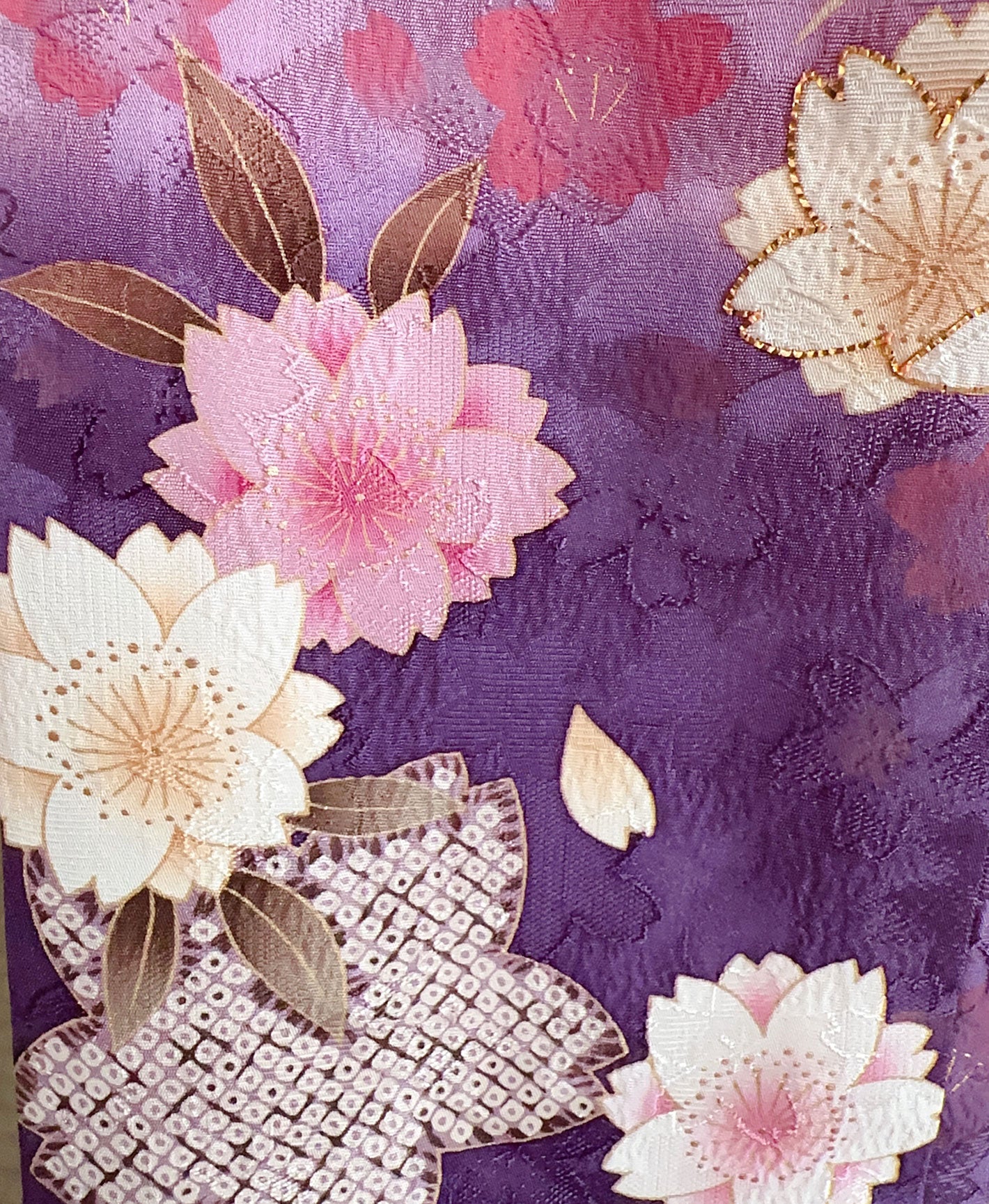 菖蒲色 紫系 暈し染め 金彩 桜 芝草 振袖 着物レンタル
