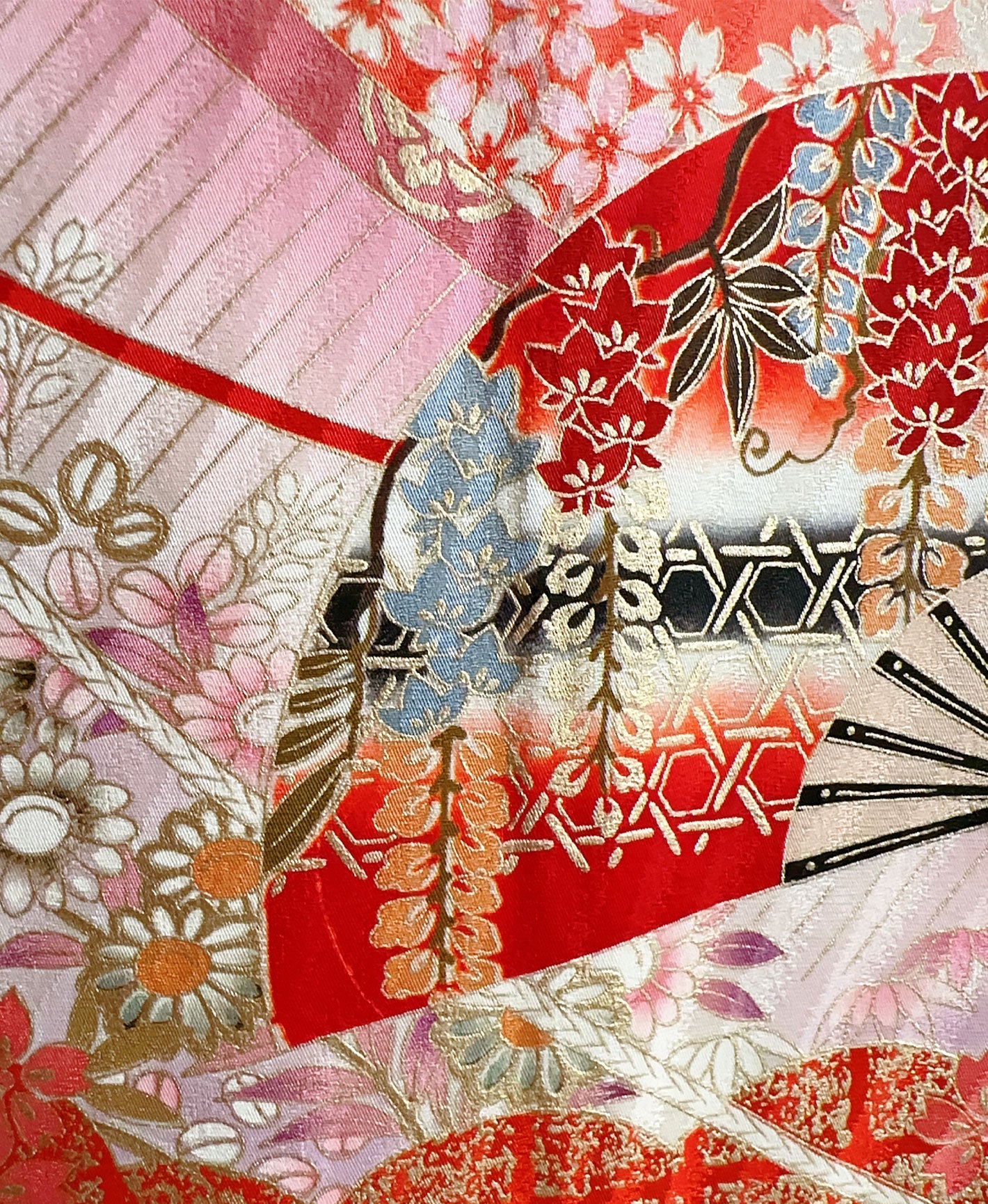 蝋色 黒系 暈し染め 駒刺繍 金彩 垂枝れ桜 扇 花草 振袖 着物レンタル 成人式振袖
